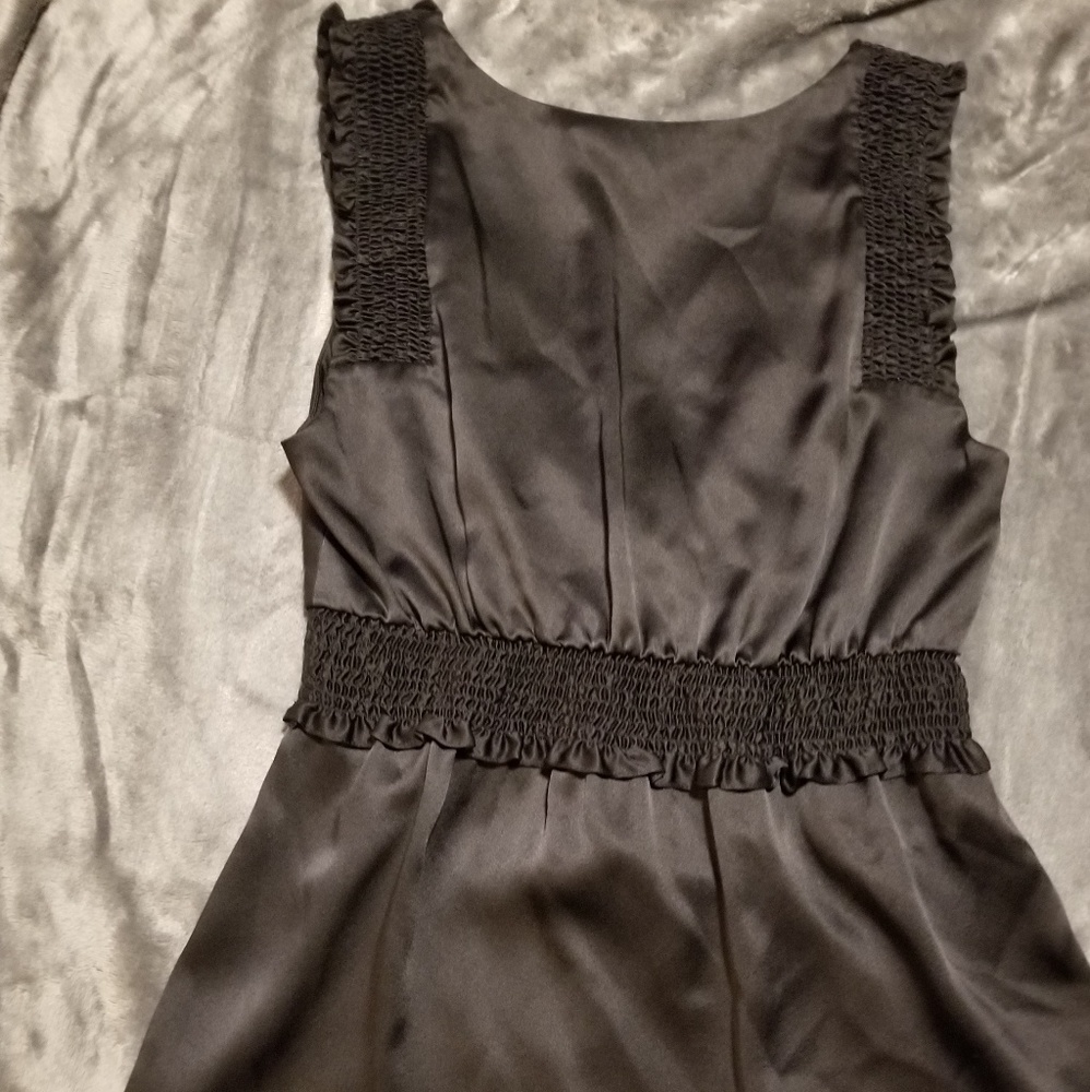 100% Silk Beautiful Black Sleeveless Top